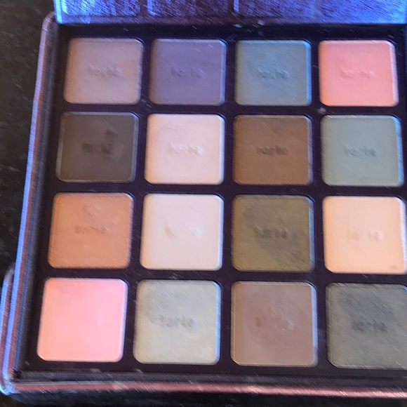 Tarte Compact With Beautiful Colors For eyes,Cheeks and Lips.. - Picture 7 of 11